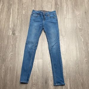 Light wash jeans👖